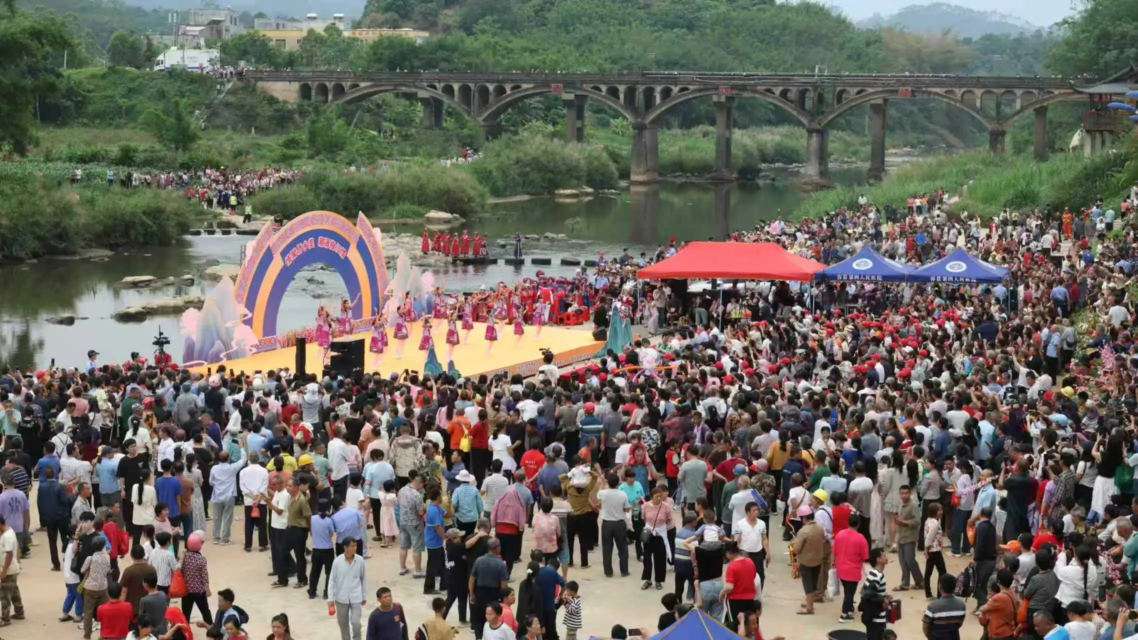 桂容縣楊梅鎮：以歌為媒展僑鄉文化底蘊