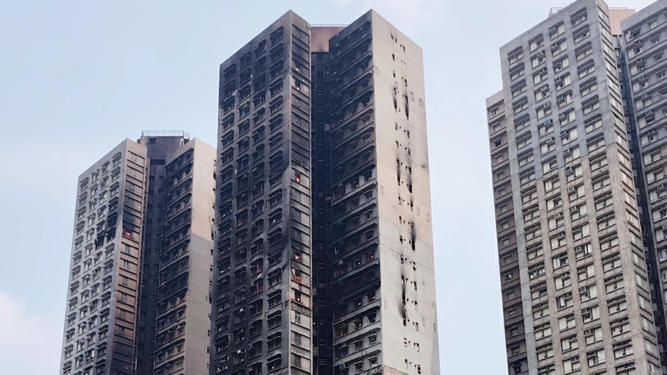 宏福苑善後 | 宏福苑宏新閣居民今獲安排上樓執拾 居民：等候這一天很久