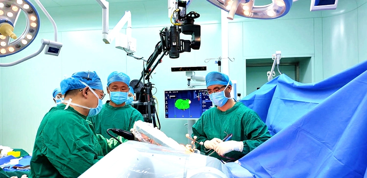 國產HX全自研骨科手術機器人高原首秀 核心技術零依賴完成膝關節置換