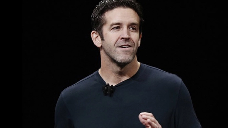 蘋果公司宣布特納斯將接替庫克擔任CEO