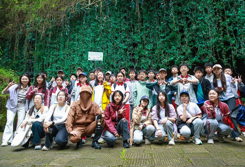 魚游秘境鳳舞山湖 花山謎窟五一奇妙游敬請期待！