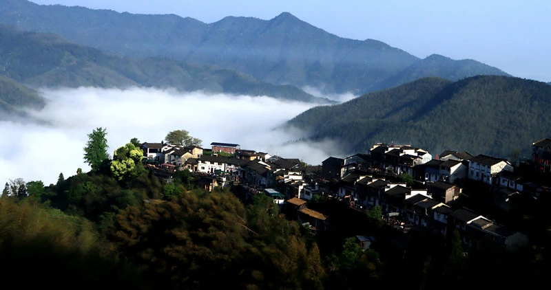 皖休寧溪口鎮：高山雲海風景美 徽州古村遊客來