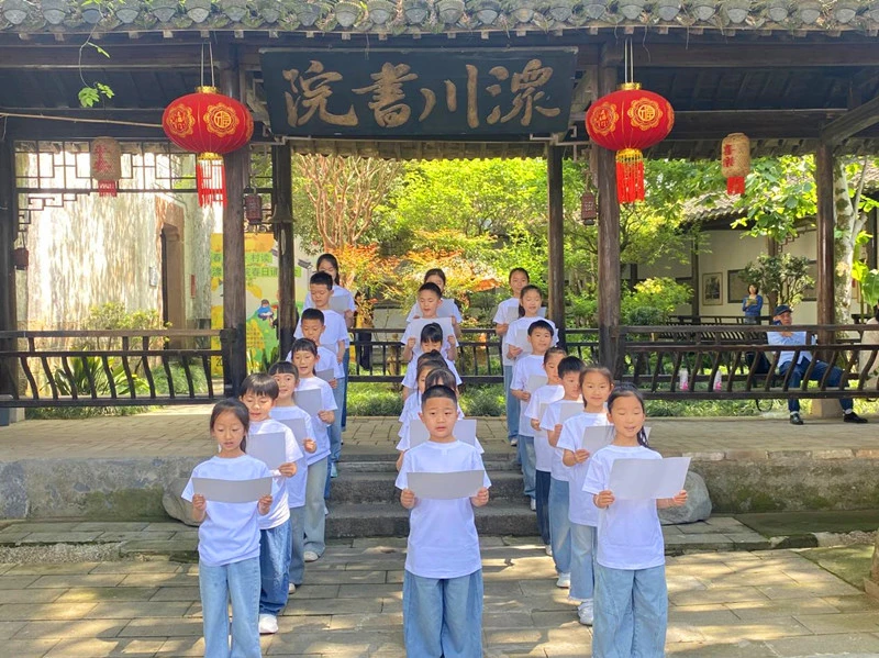 誦讀聲在呈坎古書院響起  皖徽州區「村讀」點亮文化春天