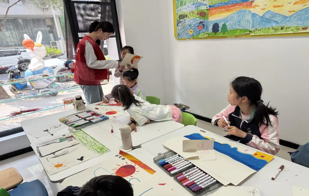 「一千個日出」兒童美育繪畫活動溫情開展