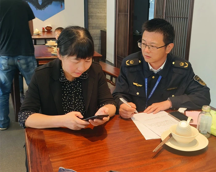 皖黟縣：市監巡查敲警鐘 識破刷單護經營