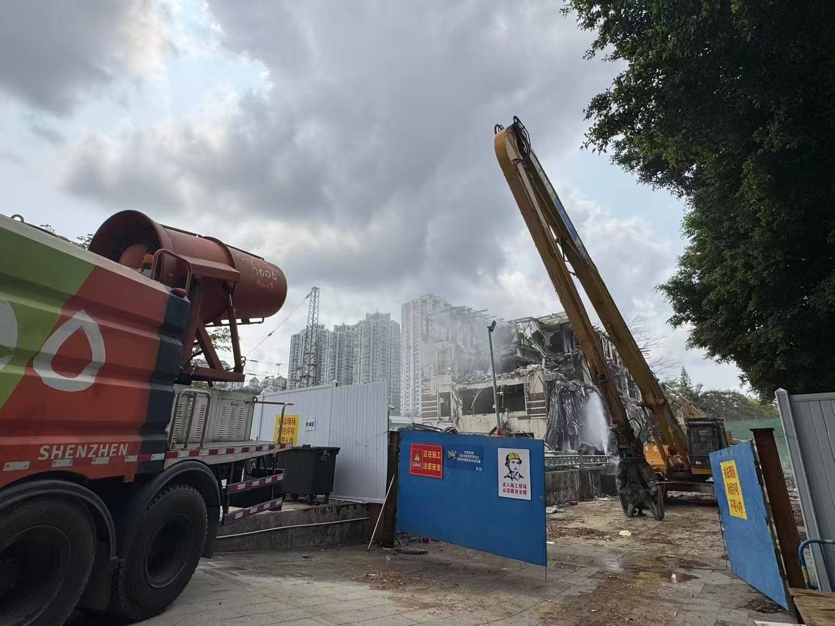 深圳布吉：執法亮劍零容忍 依法拆違保民生