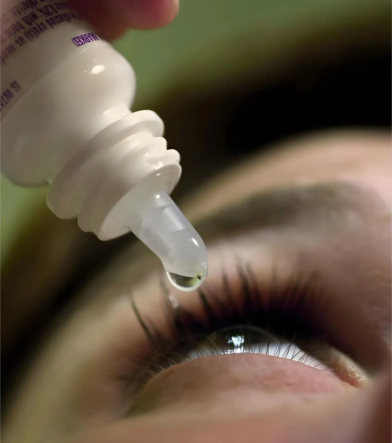 有片｜國產「近視神藥」新濃度硫酸阿托品滴眼液獲批上市 ，價格上漲一度引發搶購熱潮