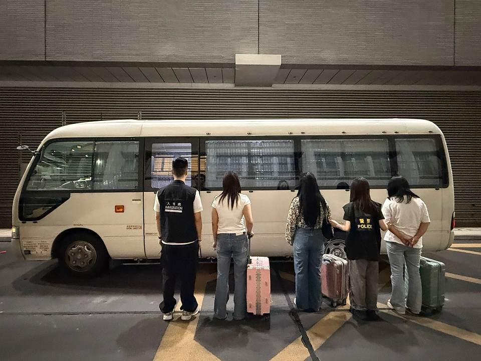 警方灣仔掃黃拘4內地女