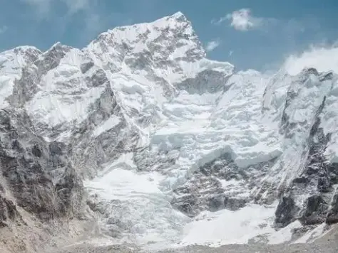 尼泊爾珠峰南坡開線受阻