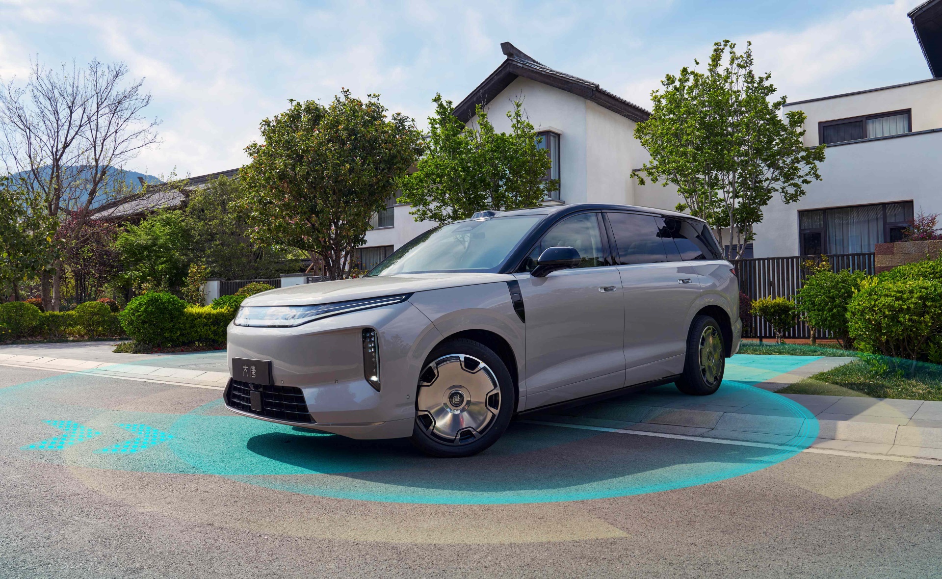 大唐預售25萬起，配置看齊50萬級豪華MPV與百萬級性能SUV