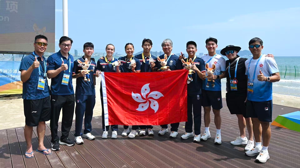 奪亞沙運首面獎牌 港隊在兩項鐵人混合接力摘銀