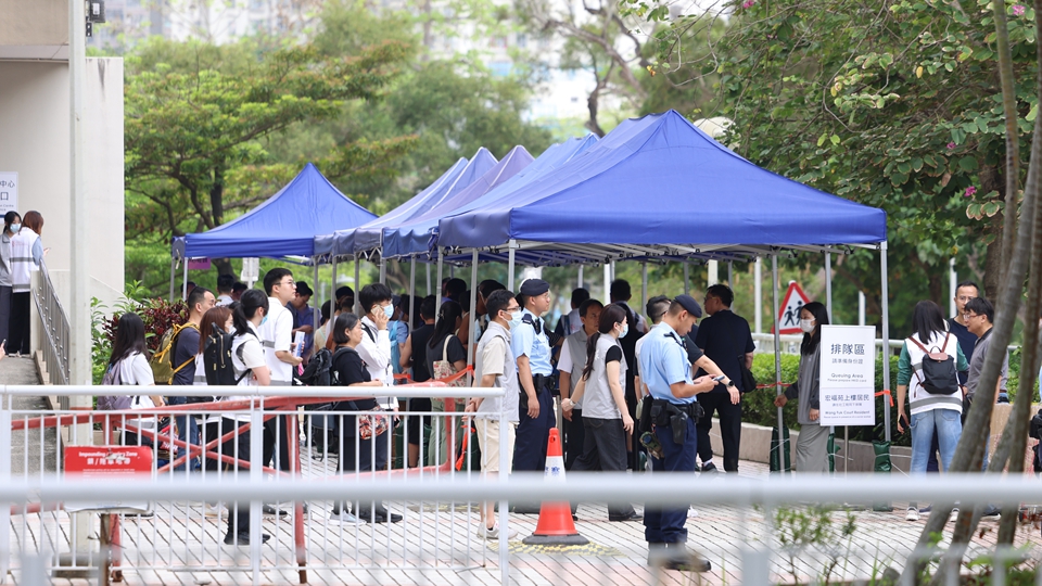 宏福苑善後｜周一鳴：過去5日接42宗財物遺失個案 警方已設專隊跟進調查