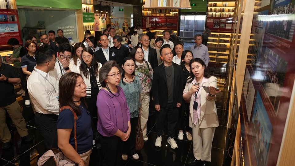 特區政府常任秘書長及部門首長研修班完成學習考察 今午返港