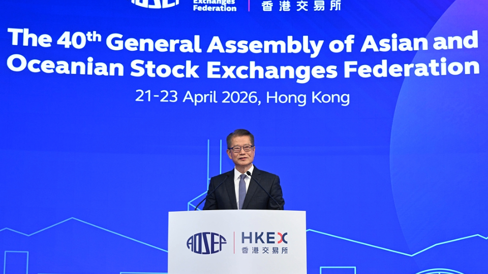 陳茂波：入境處預計五一黃金周期間約98萬人次內地旅客訪港 會做好配套和人流管理