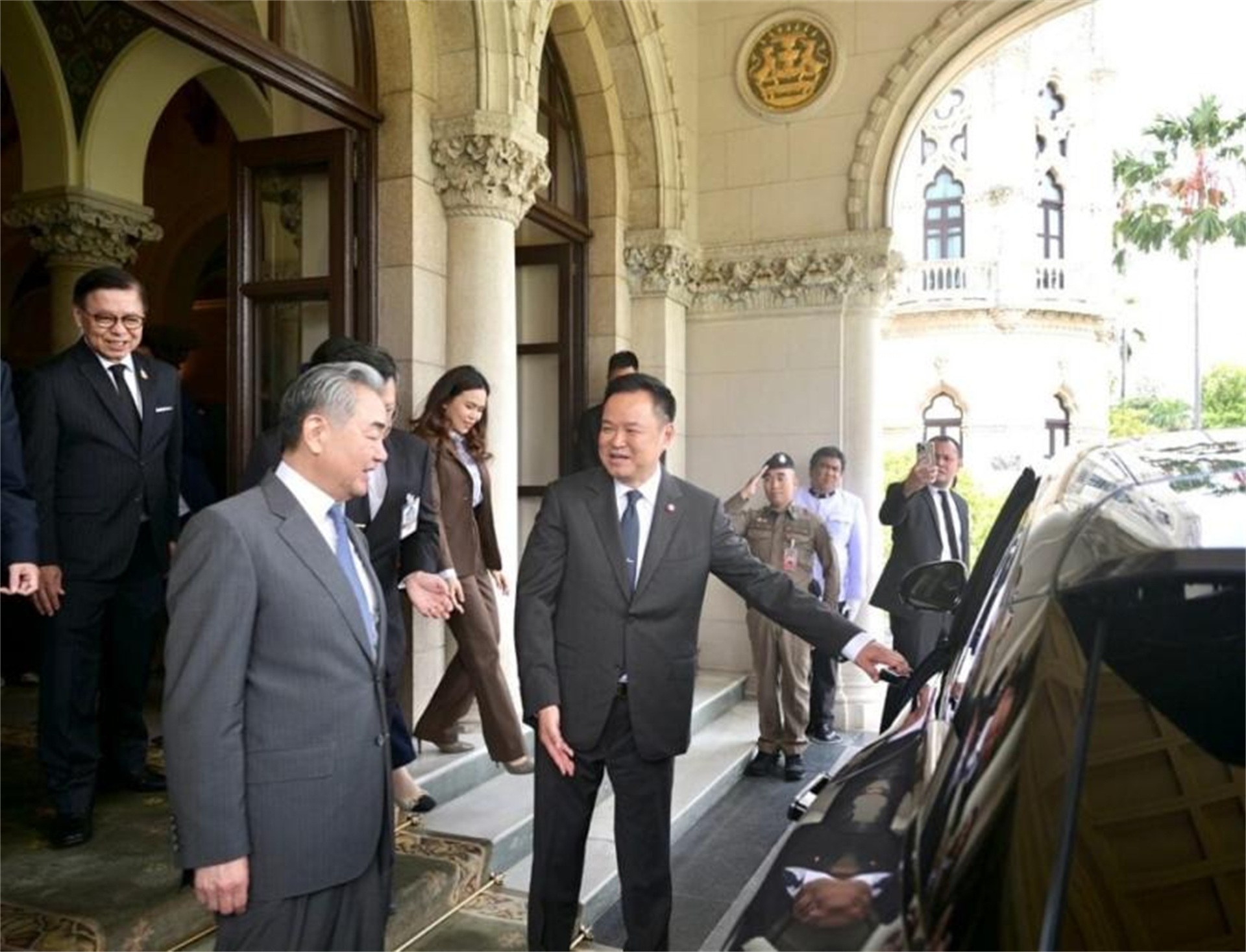 從「總理座駕」到「全球銷冠」：比亞迪改寫世界汽車格局