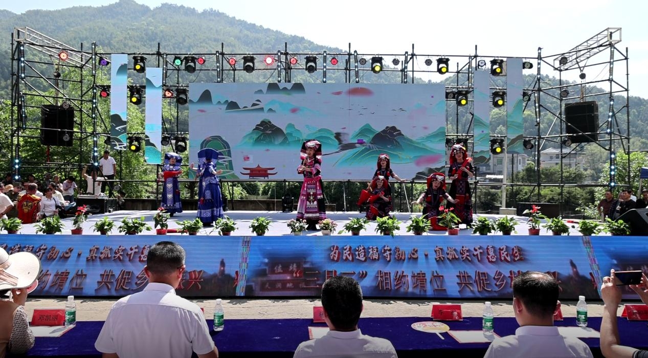 湖南新寧：「三月三」喜看笑岩千年風情滿城春