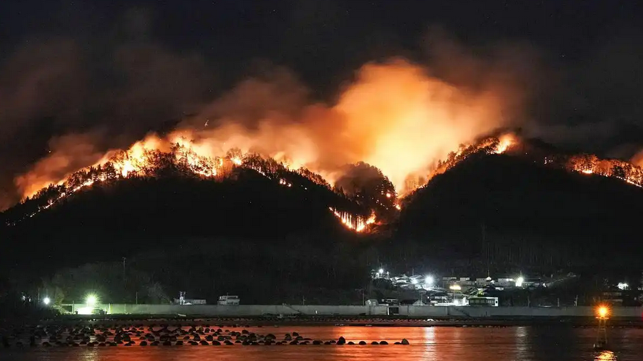 日本岩手縣山火持續  過火面積超1600公頃