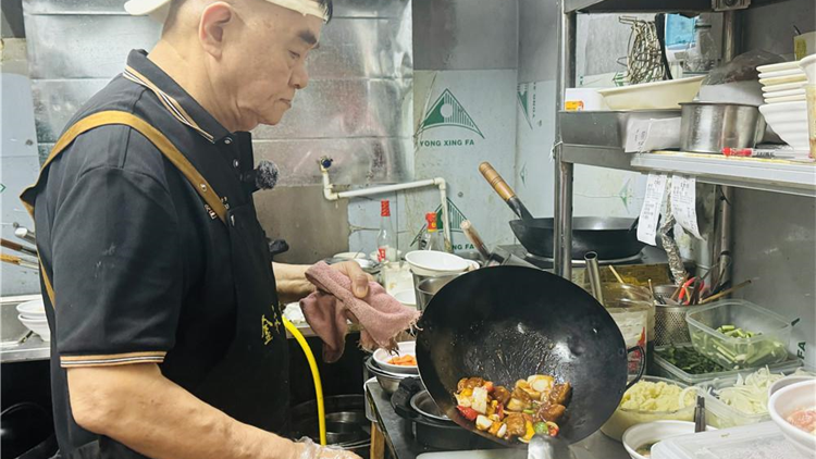 曾為梅艷芳掌勺，七旬在深再創業：香港大廚葉金永的「港味」人生