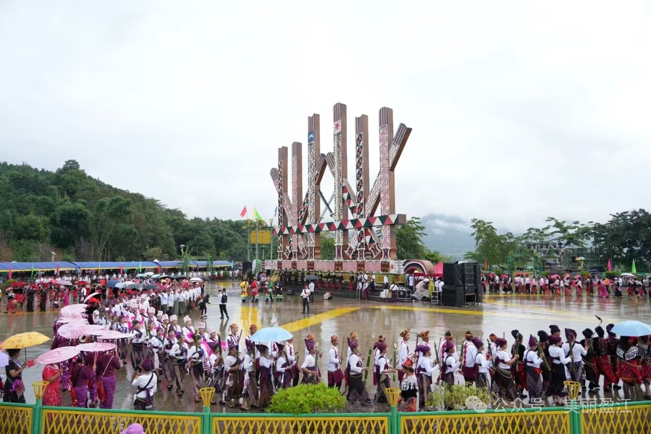 盈江目瑙縱歌「火」出圈背後的「邊小V」力量