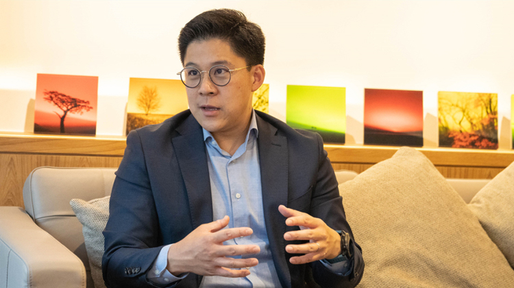 霍啟剛：宏志閣收購方案務實與關愛兼備