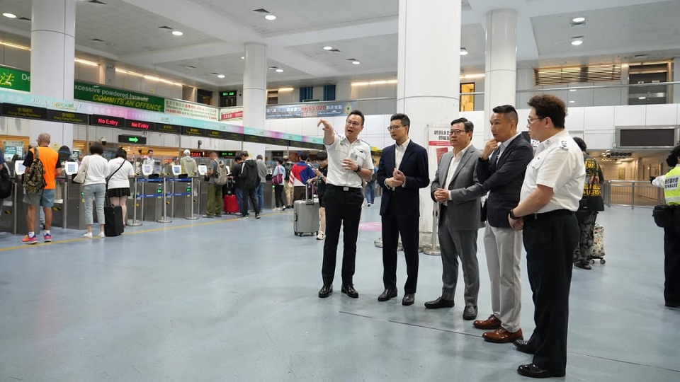 勞動節預計98萬內地旅客訪港 入境處各口岸作好準備