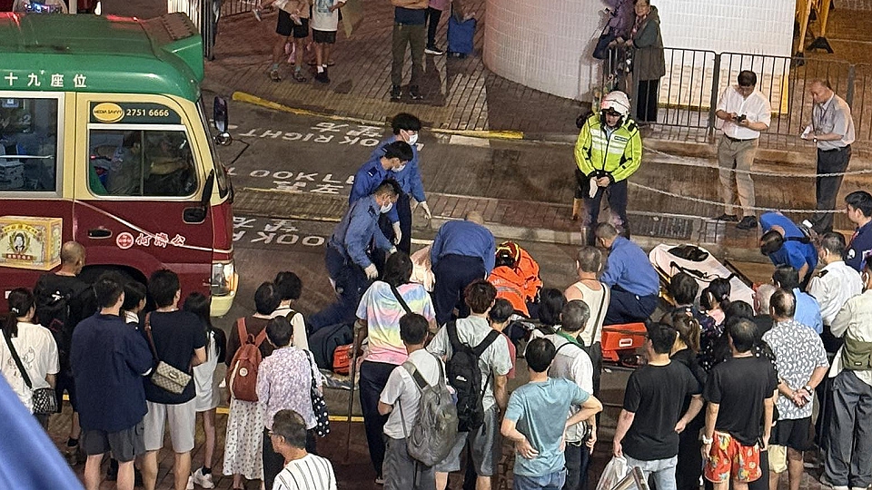香港仔七旬婦捱小巴撞昏迷 警拘六旬司機 涉危駕及毒駕
