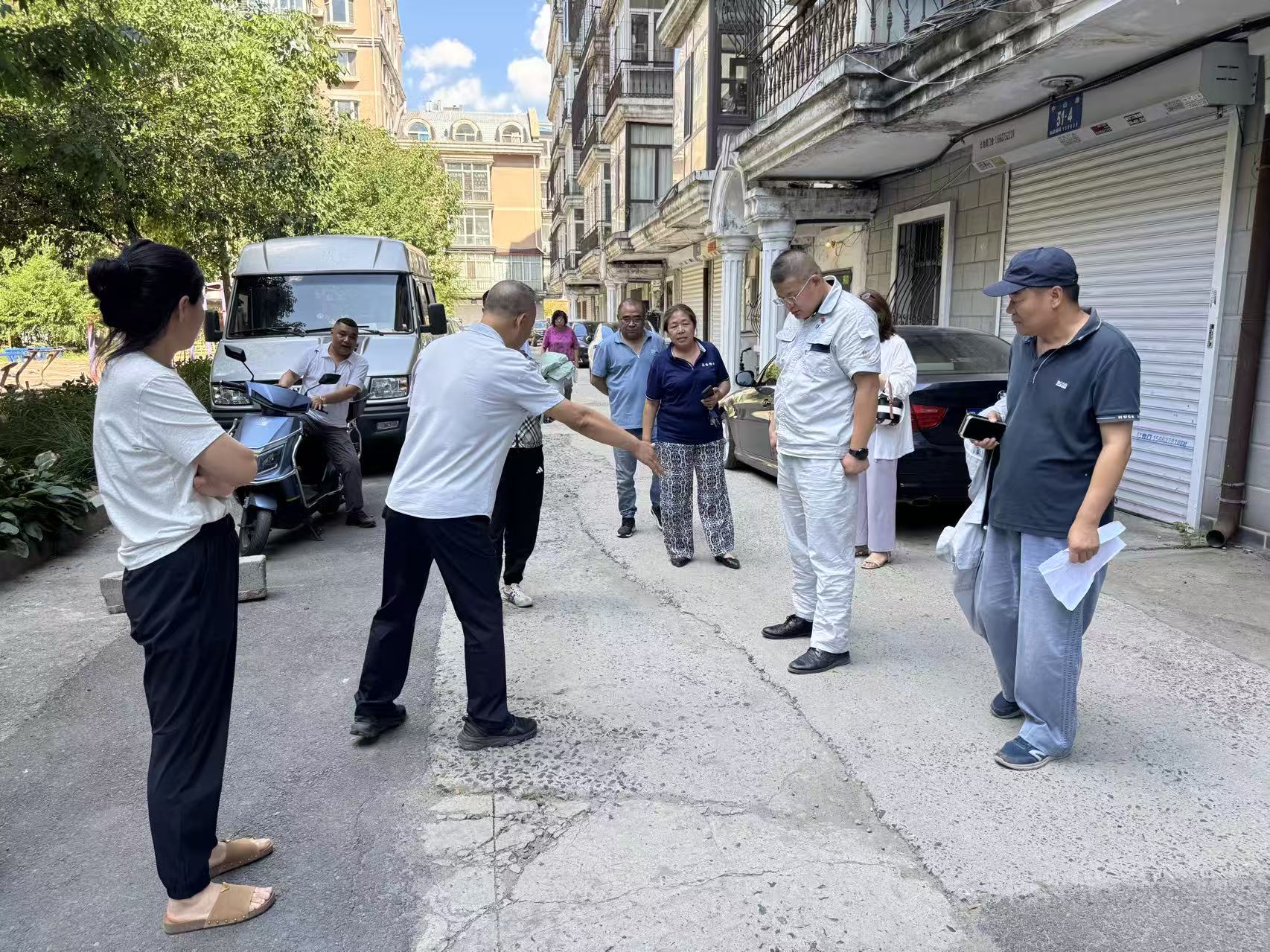 七輪圓桌會破難題  哈市香坊香順社區黨委民主協商鋪就老舊小區幸福出行路