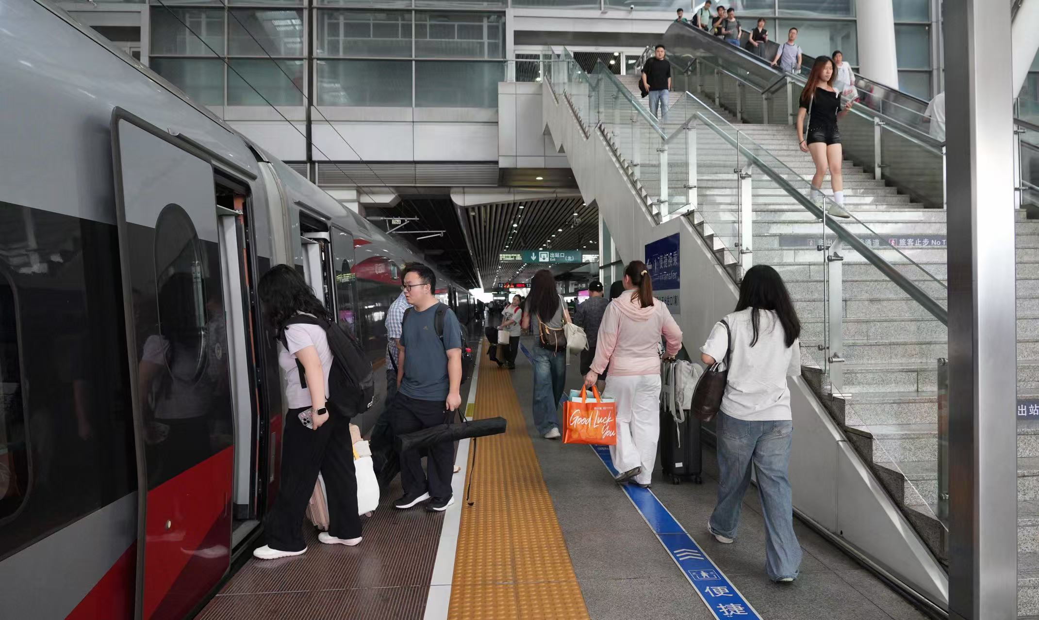 「五一」假期鐵路運輸今日啟動 國鐵廣州局預計發送旅客2277萬人次