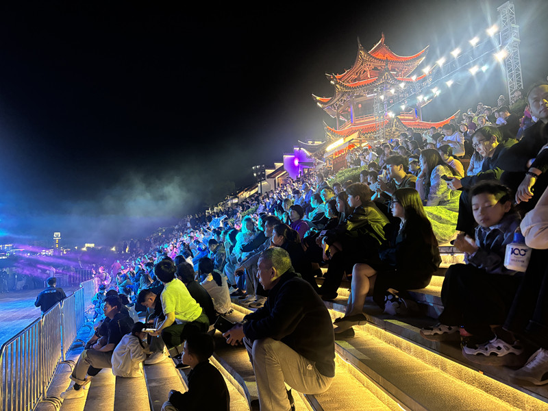 江聲入律 樂動新安——屯溪河街「五一」江畔音樂會燃情開唱
