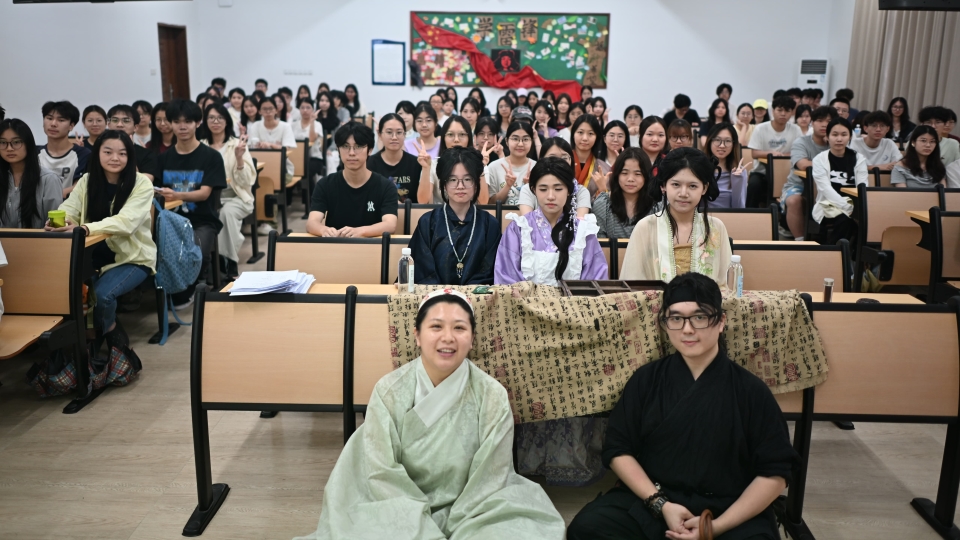 漢服團體前往廣州院校交流 冀漢服能走向日常