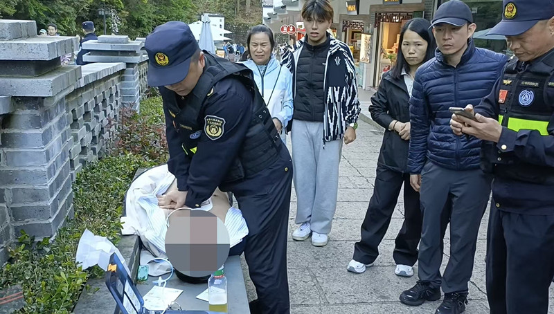 泰國遊客突發心臟病 黃山風景區上演「教科書式救援」