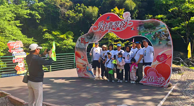 文旅「國際範」愈發亮眼  皖黃山區湯口鎮入境遊持續升溫