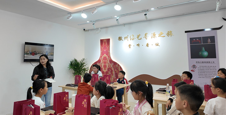 黃山屯溪：漆彩五一簽藏古韻