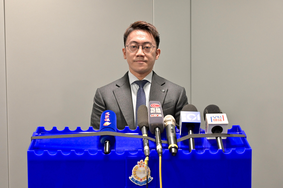 警方深水埗破兩個毒品倉 拘兩六旬漢檢900萬元海洛英
