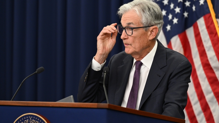 鮑威爾準備「死賴不走」？米蘭炮轟不合規，稱FED未來應「少說話」！