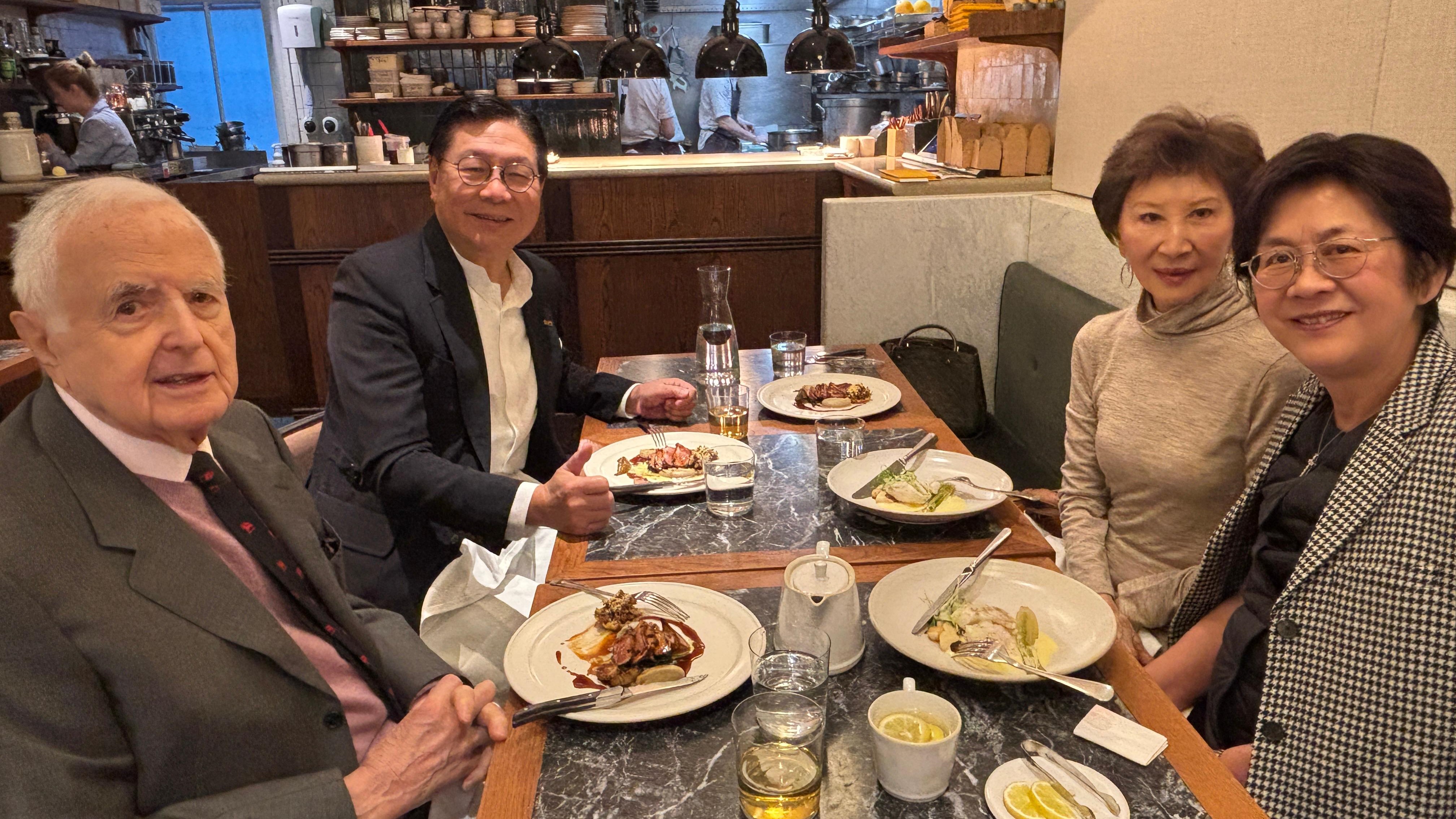 6任貿發局主席齊撐60周年論壇 86歲鄧蓮如罕見視頻致辭