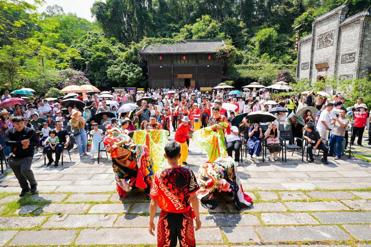 虛擬現實「爆款」融合！ 深圳甘坑古鎮「五一」假期接待遊客近18萬人次