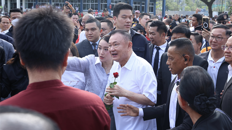 泰國前總理他信獲假釋出獄