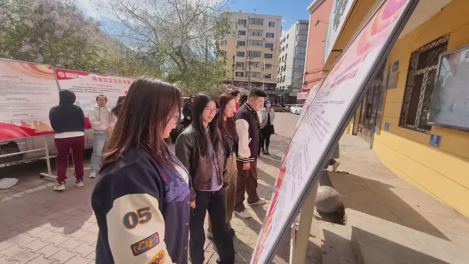 哈市香坊區民生路街道辦事處積極開展保密宣傳教育月系列活動