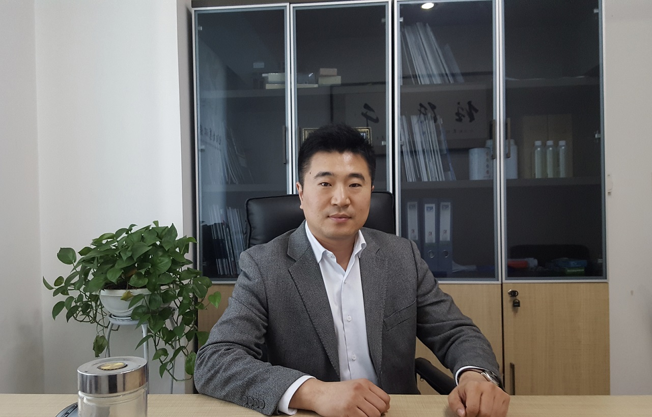 遼瀋商魂·時代先鋒 | 退役不褪戎裝色 匠心守得清氧來——聶砥：十三載除醛路，一生踐初心