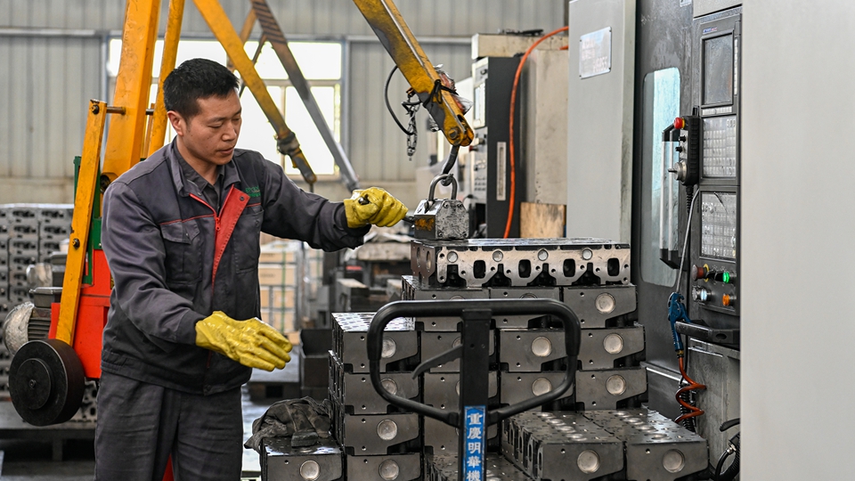 2025年平均工資出爐：城鎮非私營單位129441元 私營單位71590元