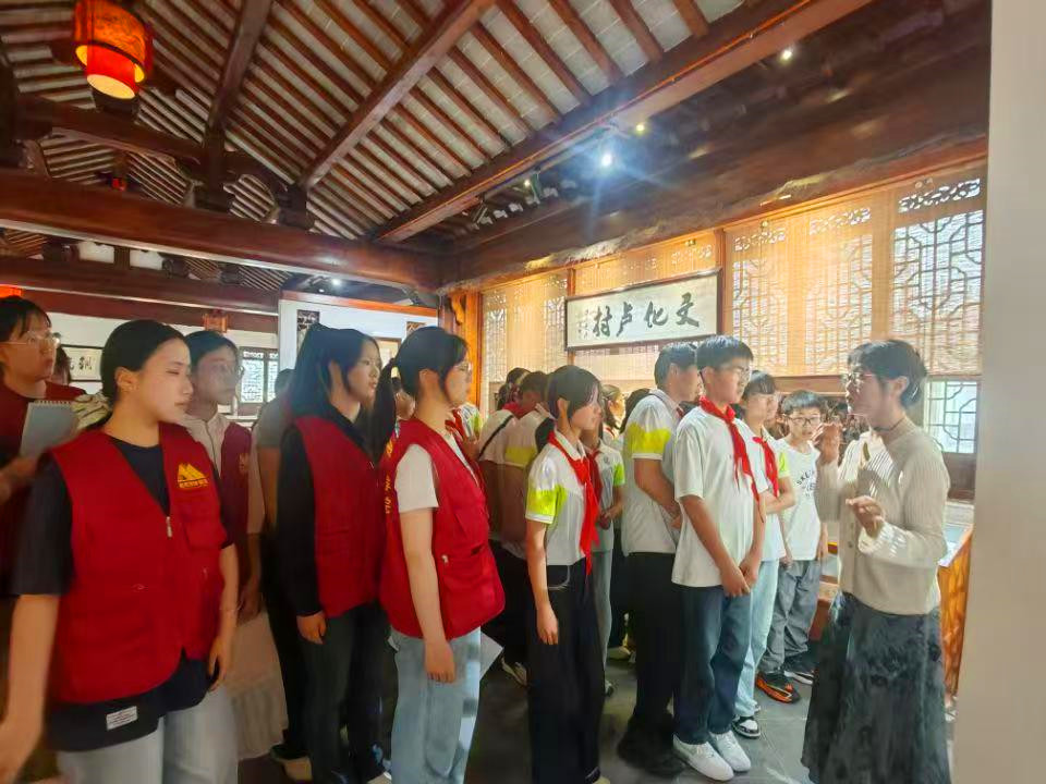 皖黟縣宏村學校：行走思政潤童心