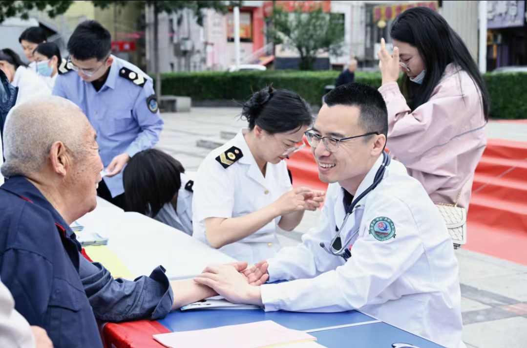 山西祁縣：「義診+家庭醫生簽約」守護群眾健康