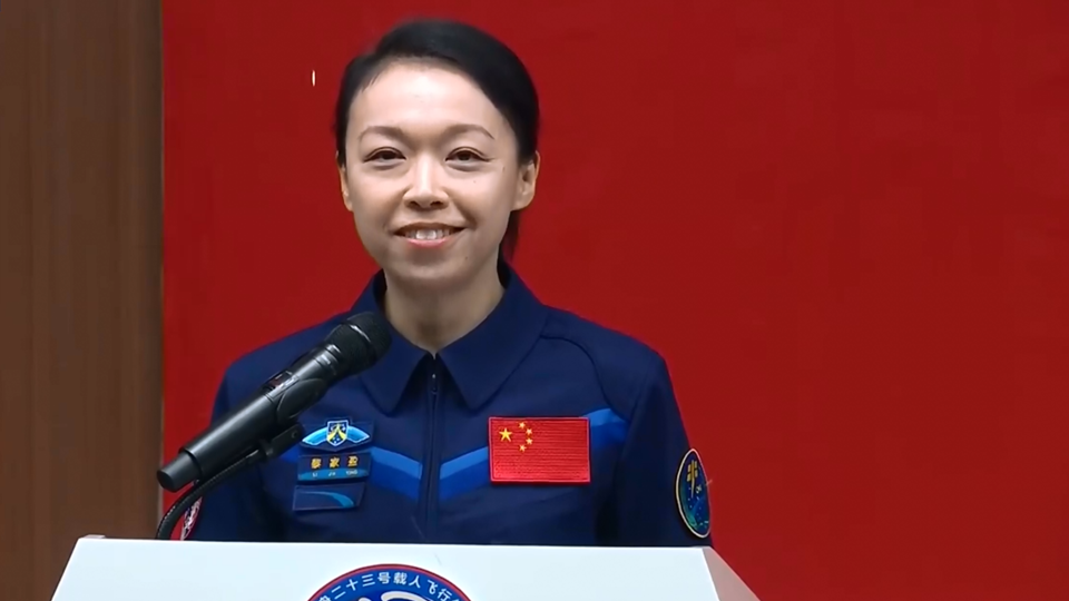 【來論】星海揚帆紫荊開 喜賀香港首位航天員