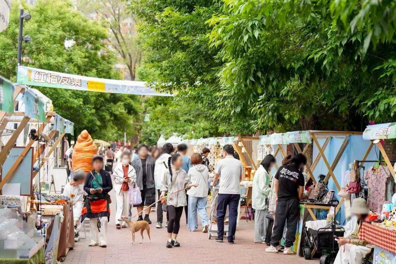 文藝煙火邂逅熱血足球  瀋陽鐵西紅梅文創園解鎖夏日消費新場景