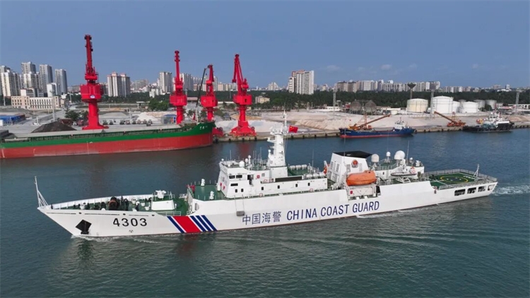 中國海警依法驅離日非法進入我釣魚島領海船隻