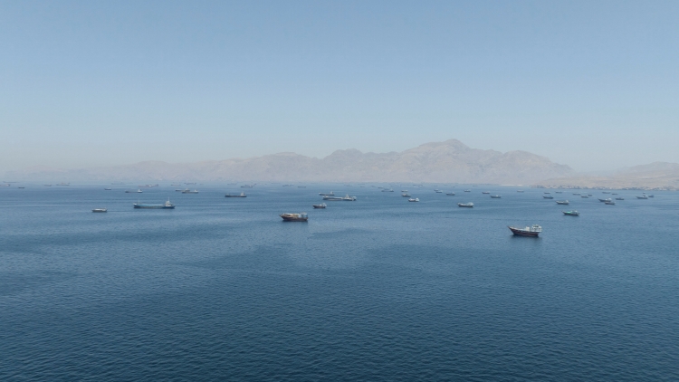 美媒：美海軍「悄悄」協助船隻通過霍爾木茲海峽
