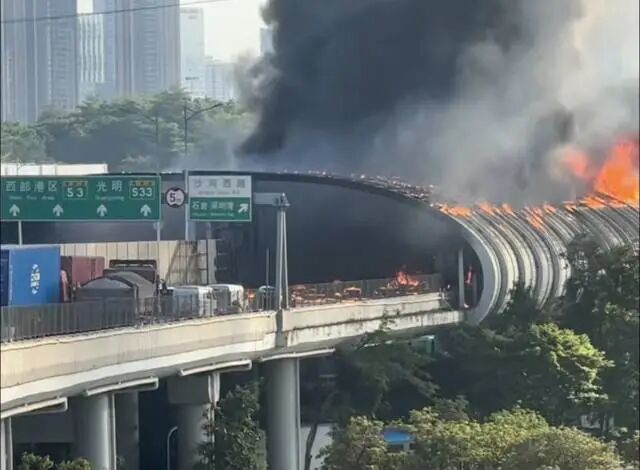黑煙直沖天際！深圳南坪快速車禍引發火災 最新通報