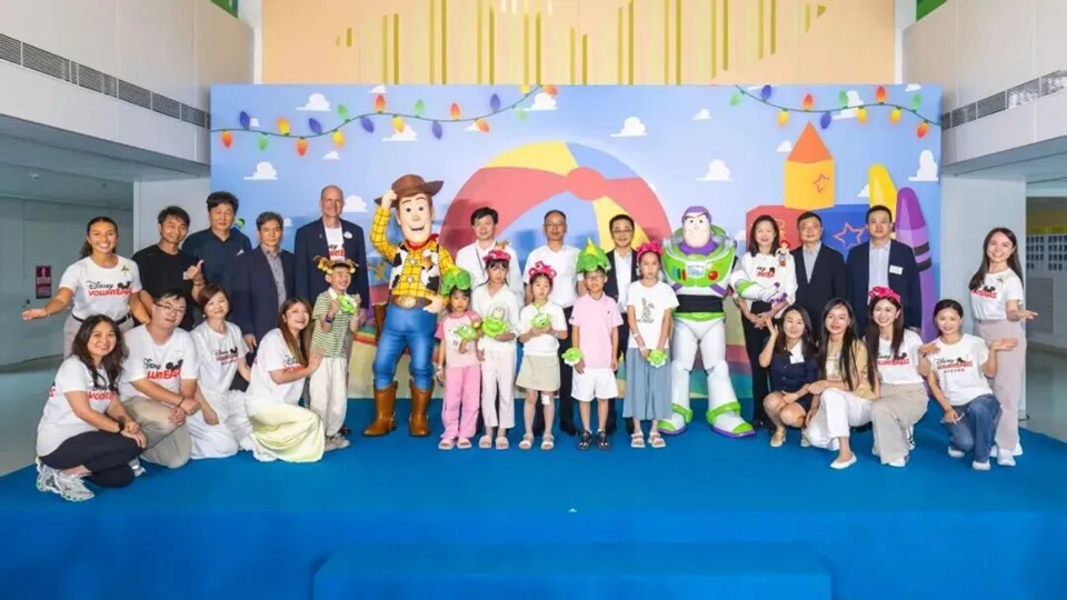 有片｜香港迪士尼將公益項目帶到深圳兒童醫院 小朋友家長齊讚好