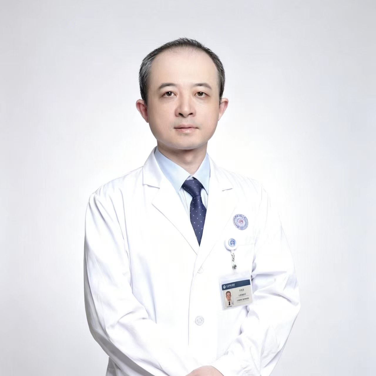 天山千里尋良醫 仁心大愛暖人心——記上海長海醫院許旭東副主任醫師
